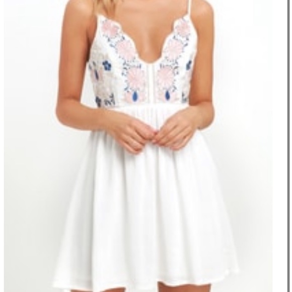 Lulus Dresses & Skirts - NEW lulus embroidered white mini dress